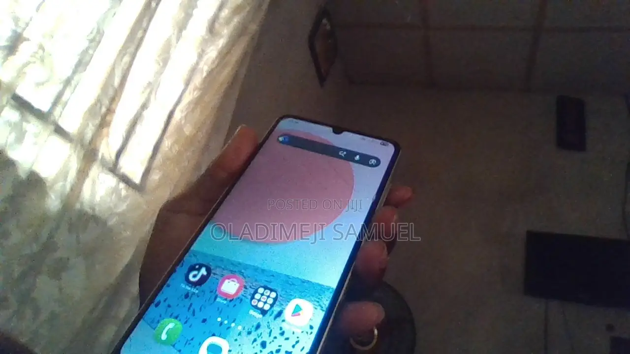 Samsung Galaxy A06 128 GB Gold