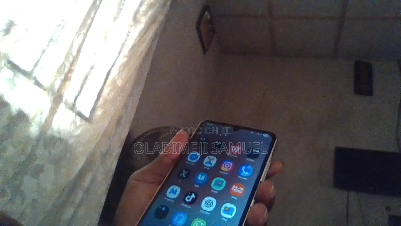 Samsung Galaxy A06 128 GB Gold