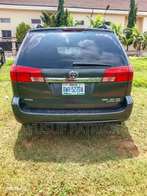 Toyota Sienna 2005 Green