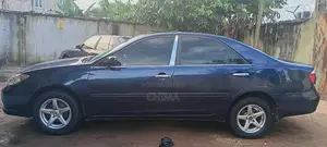Toyota Camry SE V6 4dr Sedan (3.3L 6cyl 5A) 2004 Silver