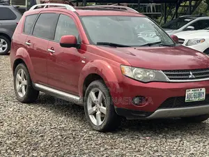 Mitsubishi Outlander SE 2010 Red