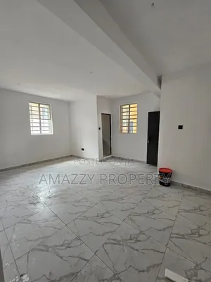 2bdrm Apartment in Chevron for rent