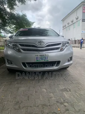 Toyota Venza 2011 Silver