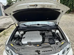 Lexus ES 2013 White