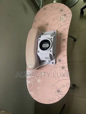 Manicure Table