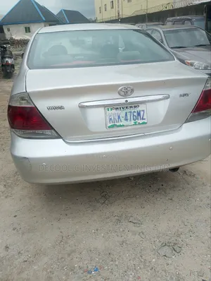 Toyota Camry LE 4dr Sedan (2.4L 4cyl 5M) 2003 Silver