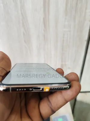 Apple iPhone 11 Pro Max 64 GB Gold