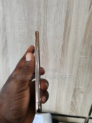 Apple iPhone 11 Pro Max 64 GB Gold