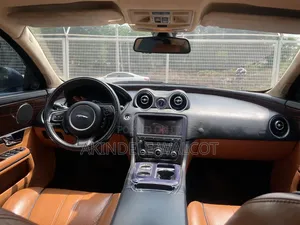 Jaguar XJ 2011 Black