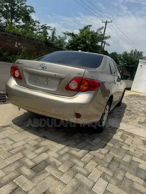 Toyota Corolla 2010 Gold