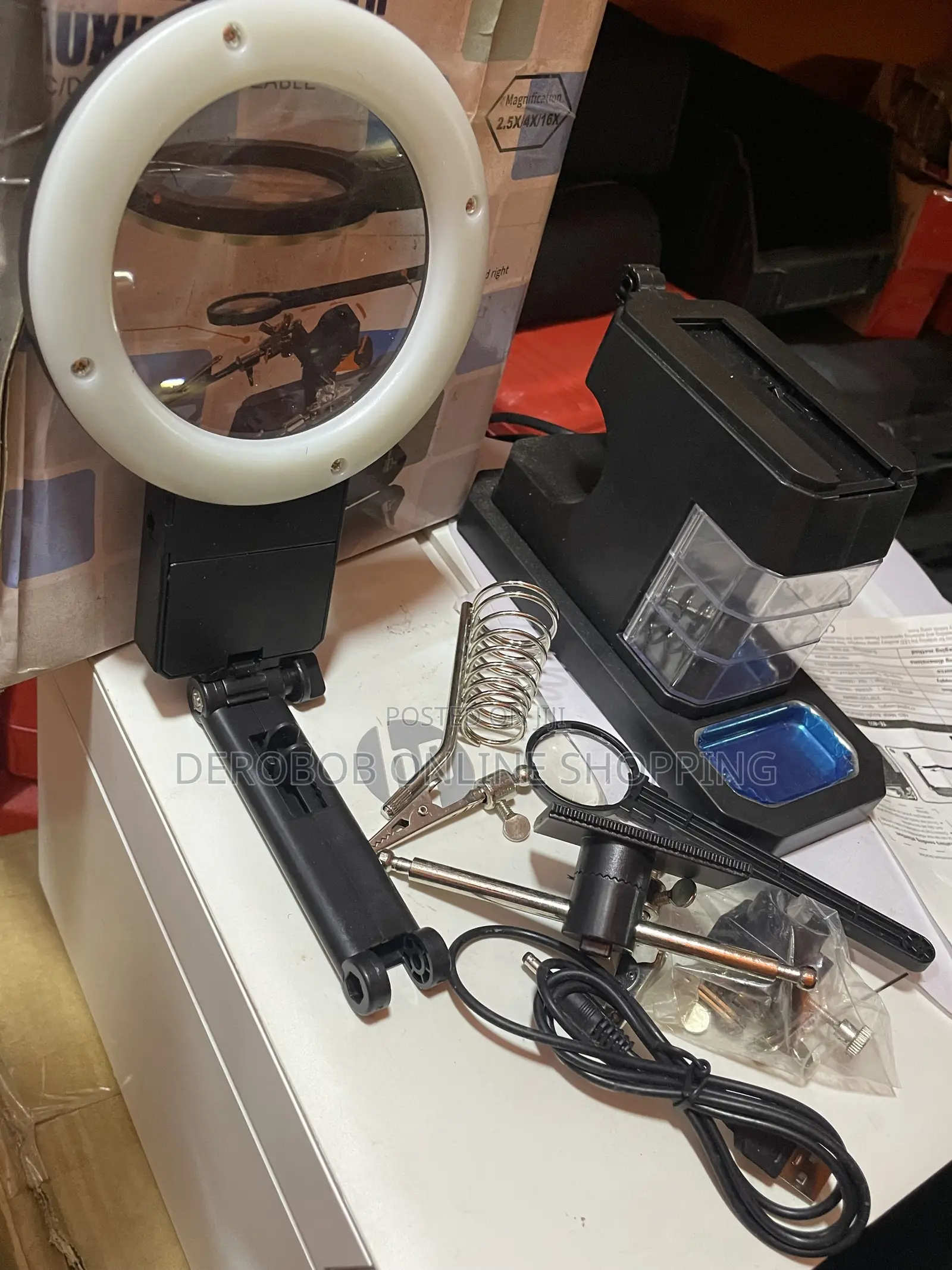 Led Magnifying Lamp With Soldering Station Helping Hands