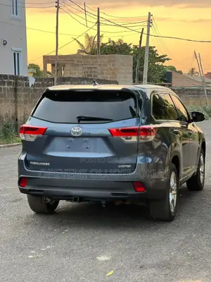 Toyota Highlander Limited Platinum 4dr SUV (3.5L 6cyl 6A) 2014 Blue