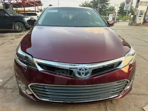 Toyota Avalon Limited 4dr Sedan (3.5L 6cyl 6A) 2014 Red