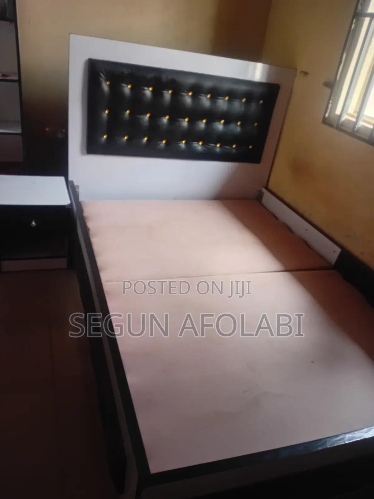 Modern 4x6 Bed Frame With Side Drawer
