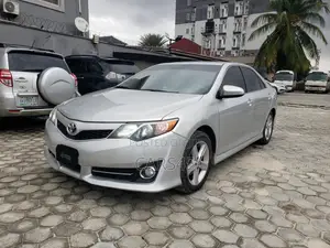Toyota Camry 2014 Silver