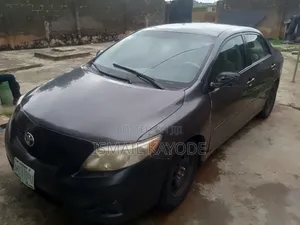 Toyota Corolla 2010 Gray