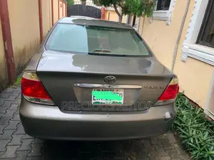 Toyota Camry 2006 Gray