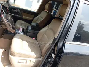 Toyota Land Cruiser 2010 Black