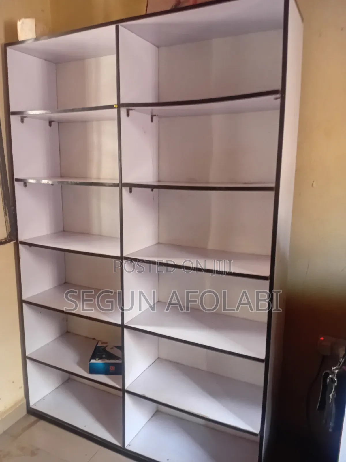 Large Wardrobe / Boutique Display Shelf