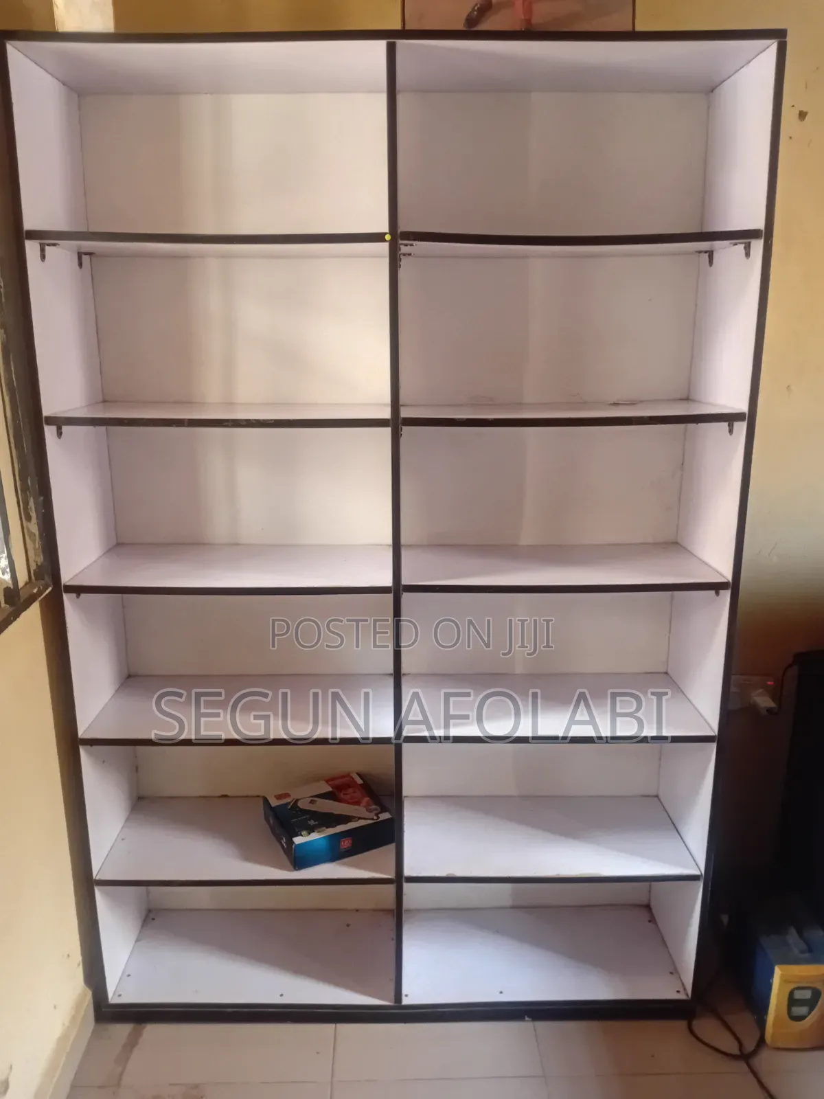 Large Wardrobe / Boutique Display Shelf