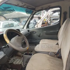 Toyota HiAce 1999 White