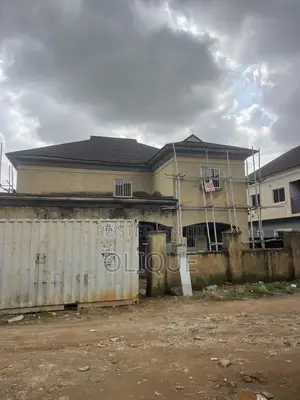 5bdrm Duplex in Dawaki for sale