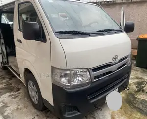 Toyota HiAce 2013 White