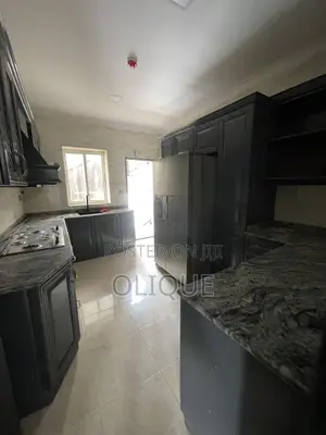 18bdrm Block of Flats in Maitama for rent