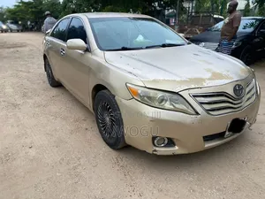 Toyota Camry 2010 Gold