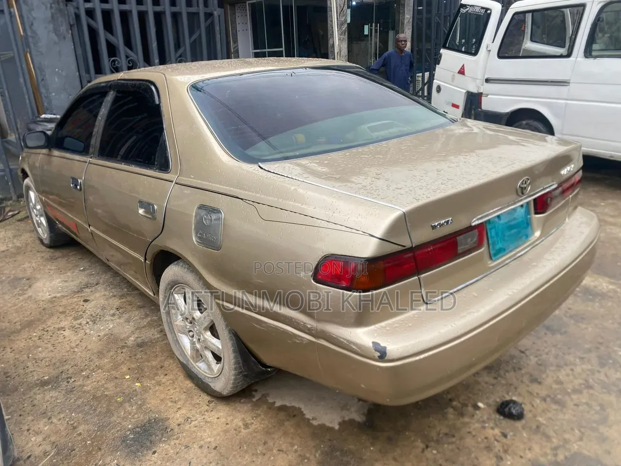 Toyota Camry Automatic 1999 Gold