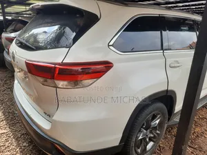 Toyota Highlander 2019 White