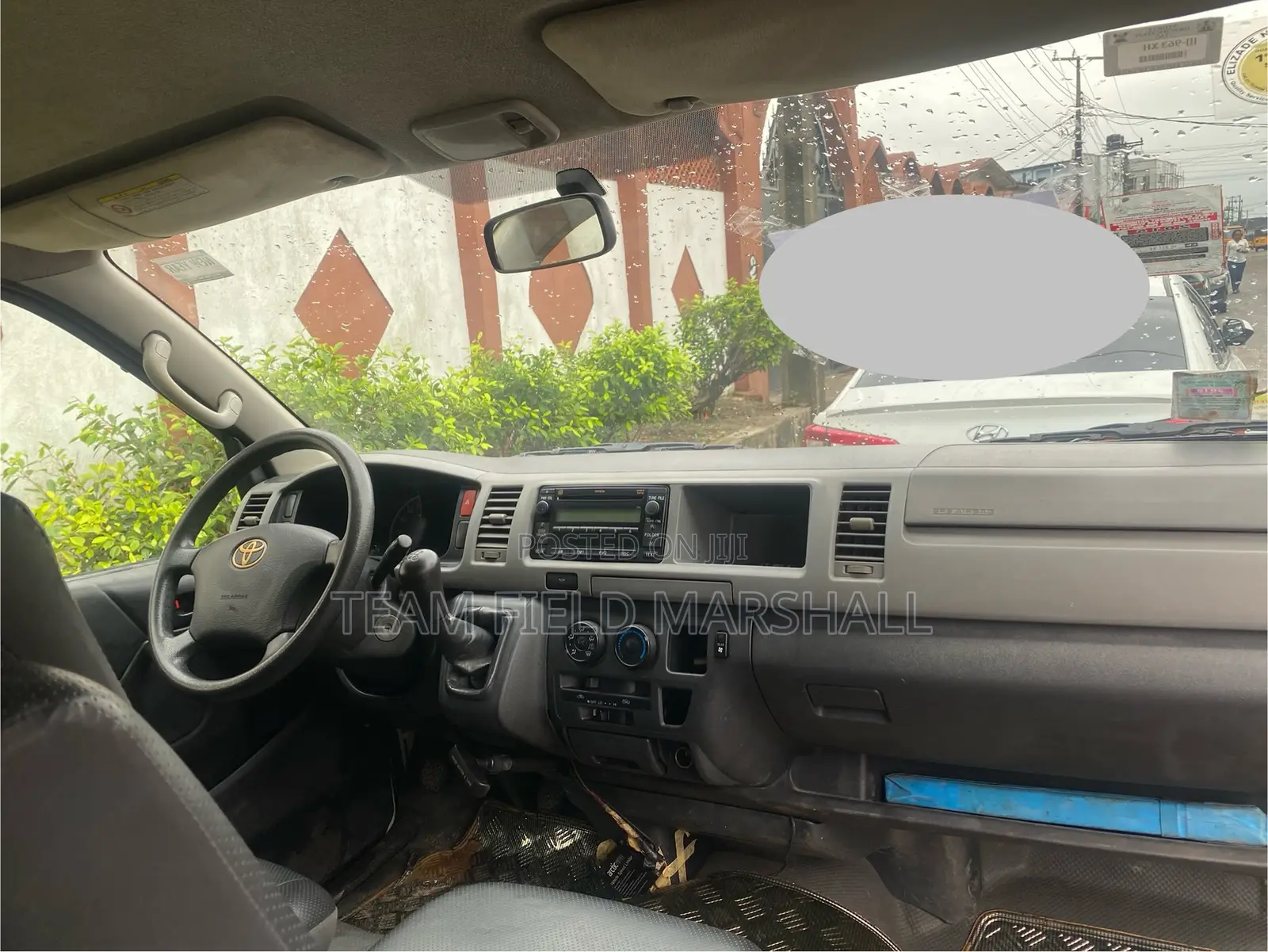 Toyota HiAce 2011 White