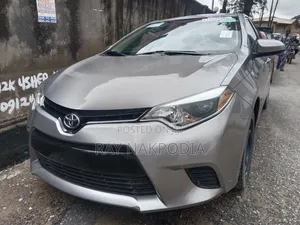 Toyota Corolla 2016 Brown