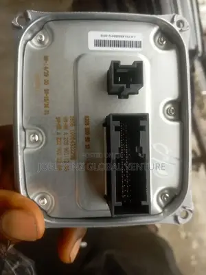 C300 2017 Headlight Charger