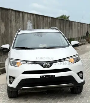 Toyota RAV4 Platinum AWD (2.5L 4cyl 6A) 2017 White