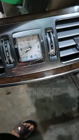 E350 2014 Center Clock