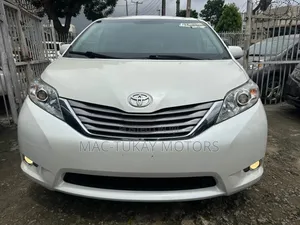 Toyota Sienna 2017 White
