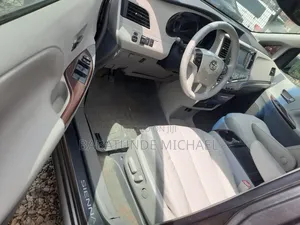 Toyota Sienna 2012 Gray