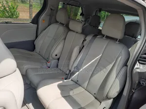 Toyota Sienna 2012 Gray