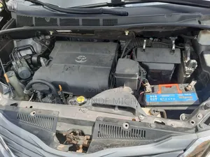 Toyota Sienna 2012 Gray