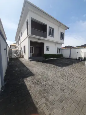 4bdrm Duplex in Lekki Phase 1 for rent