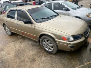 Toyota Camry Automatic 1999 Gold