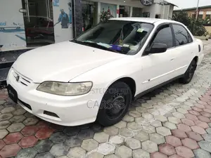 Honda Accord 1999 White