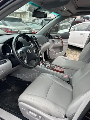 Toyota Highlander 2011 Maroon