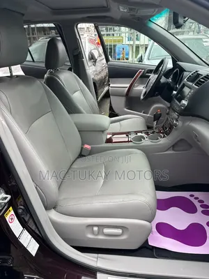Toyota Highlander 2011 Maroon