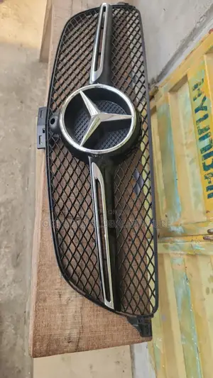 GLE350 2018 Coupe Front Grill
