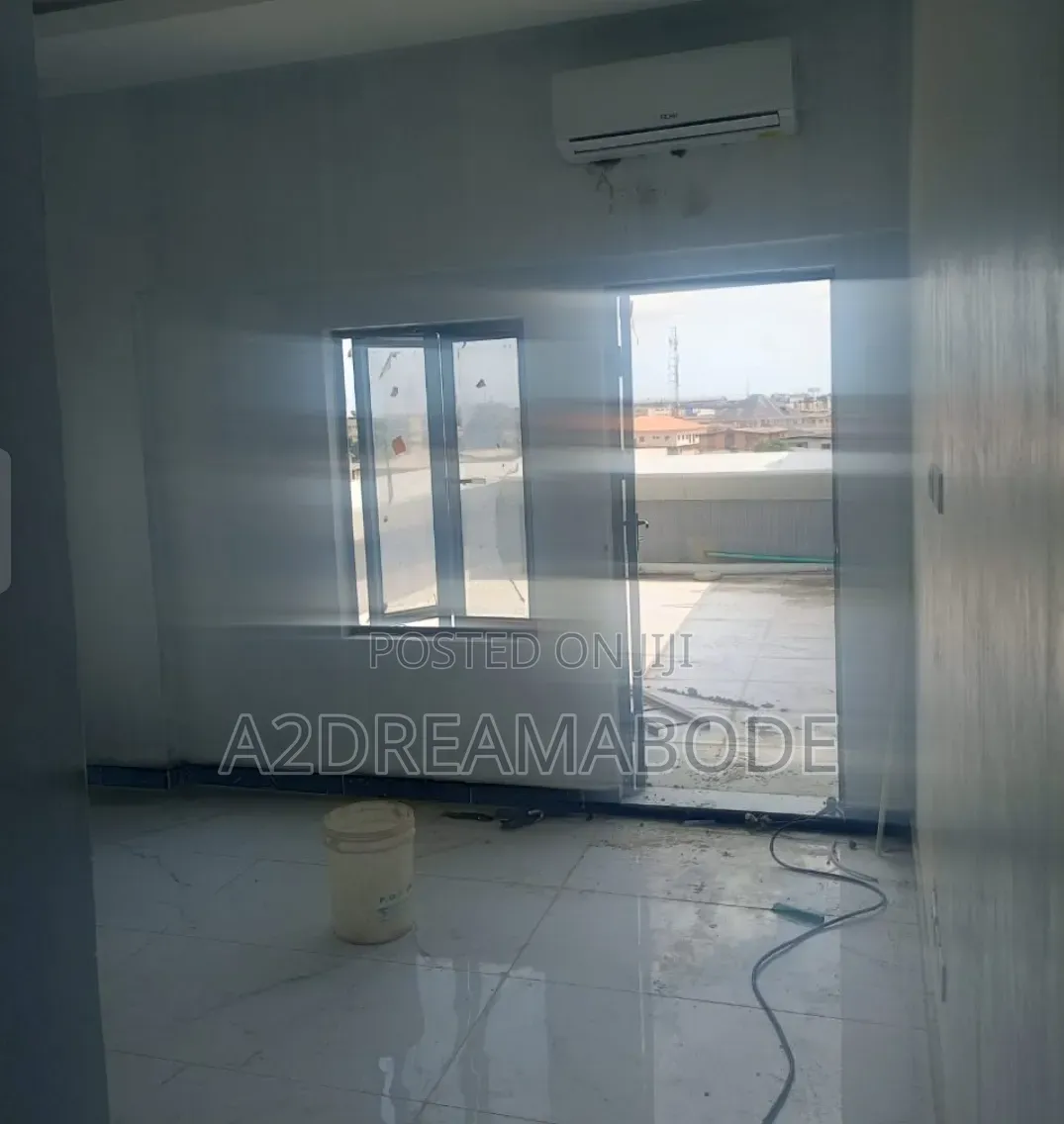 Executive, Massive Office Space