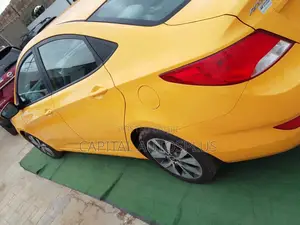 Hyundai Accent SE Sedan 2017 Yellow