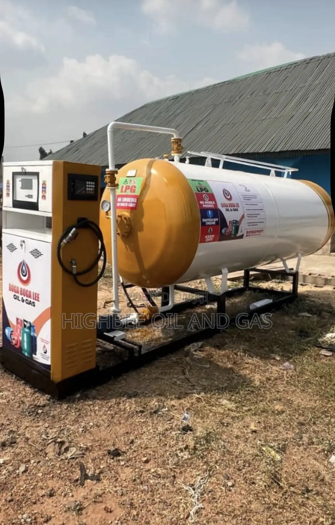 Skid With Automatic Dispenser