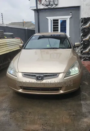 Honda Accord 2004 Gold